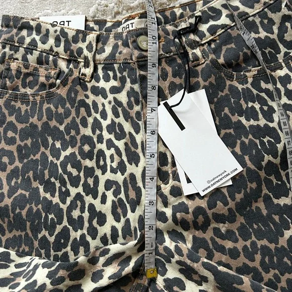 OAT New York Womens Leopard Print Cotton Blend Hi-Rise Wide Leg Jeans NWT - 4/27 - Picture 2 of 7